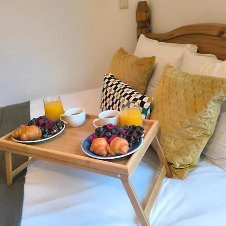 Lägenhet Pine's - Cozy With Free Bottle Of Wine, Private Wifi, Free Parking