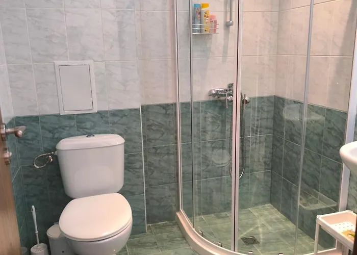 Lägenhet Pine's - Cozy With Free Bottle Of Wine, Private Wifi, Free Parking *