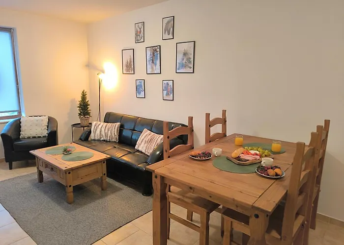 Pine's - Cozy With Free Bottle Of Wine, Private Wifi, Free Parking Lägenhet