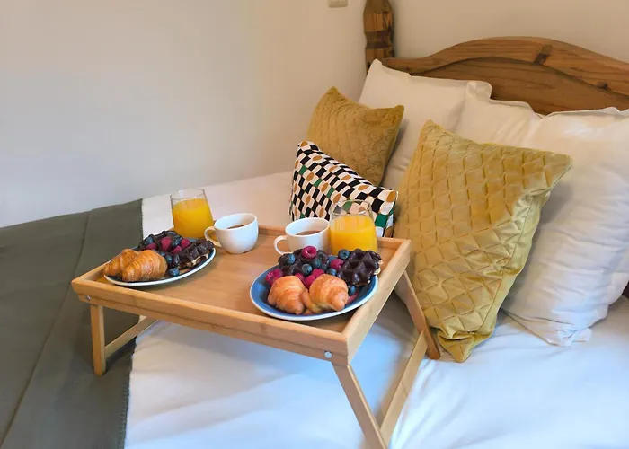 Lägenhet Pine's - Cozy With Free Bottle Of Wine, Private Wifi, Free Parking