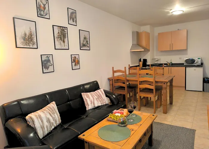 Pine's - Cozy With Free Bottle Of Wine, Private Wifi, Free Parking Lägenhet